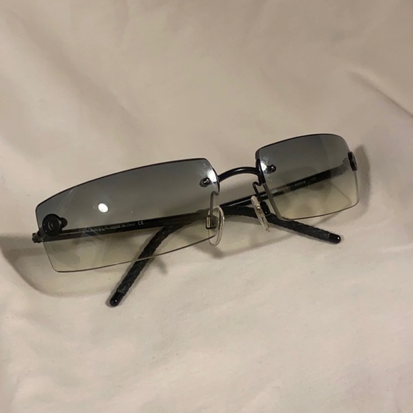 RARE- VINTAGE RIMLESS CHANEL GLASSES - Picture 2 of 10